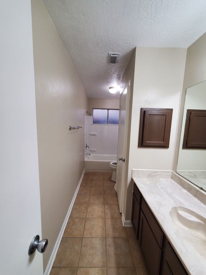 2003 Tuscarora Ct #NA - Photo 2 of 15