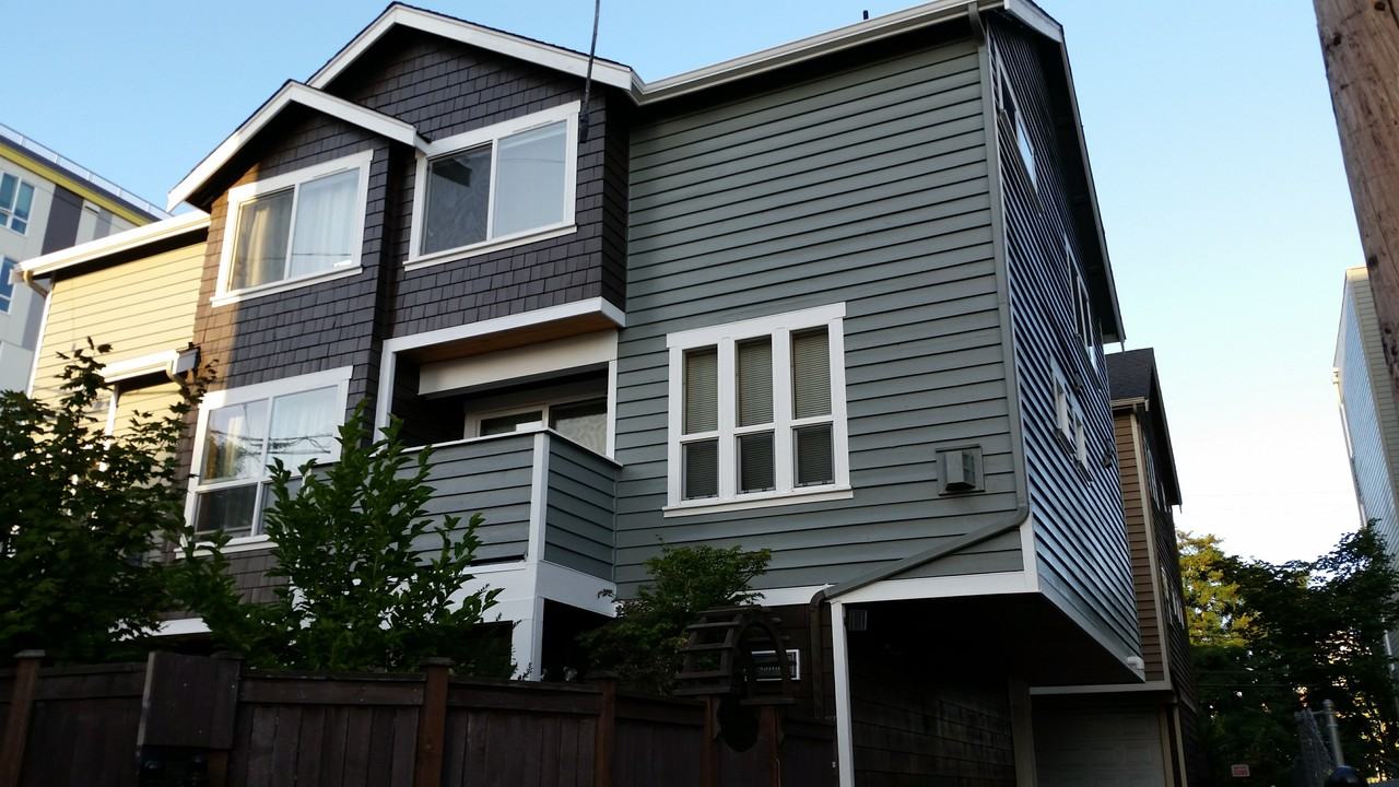 4517 8th Ave Ne #A - Photo 2 of 20