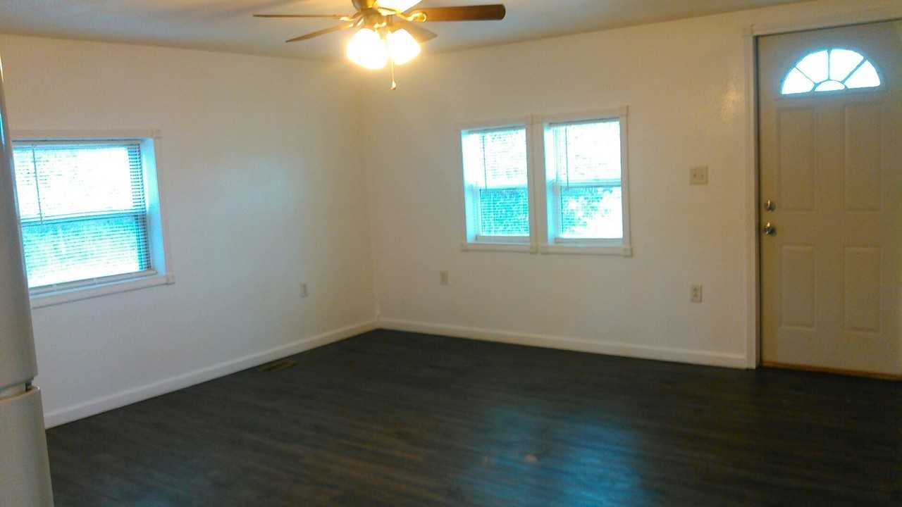 1092 Wood St #NA - Photo 3 of 5