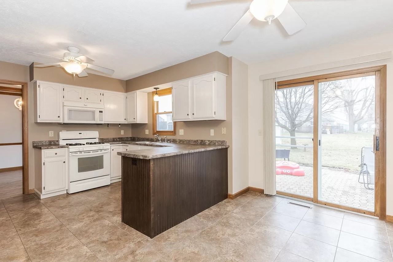 3 Knottingham Ct #NA - Photo 3 of 41