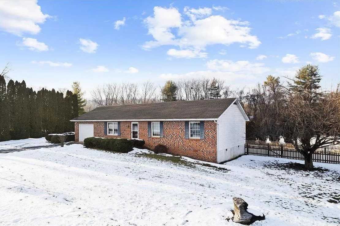 126 Upshur Dr #NA - Photo 2 of 10