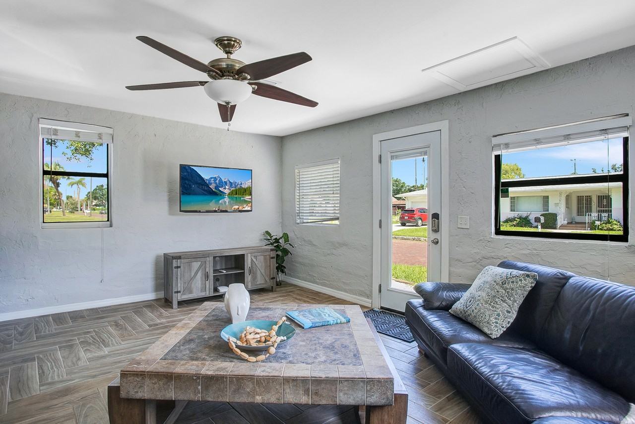 1010 W Grace St #NA - Photo 3 of 21