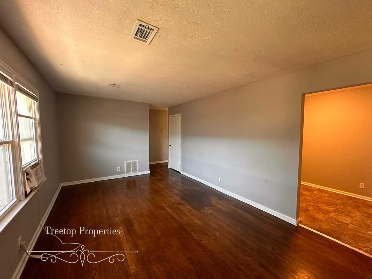 1345 Royalty Ct #8 - Photo 6 of 10