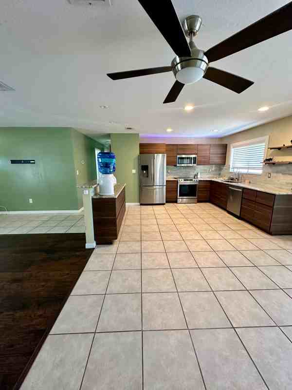 955 Schumann Dr - Photo 2 of 14