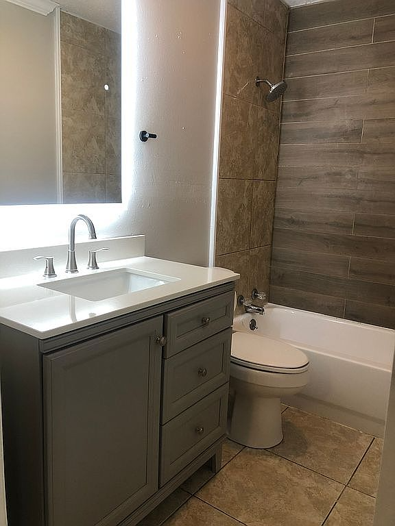 2305 Cox St - Photo 2 of 6