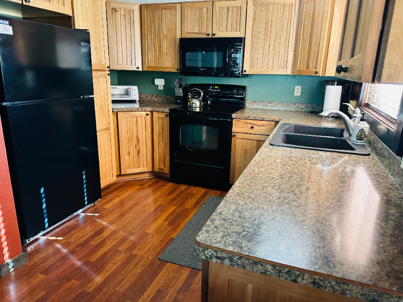 1544 Valley Dr - Photo 3 of 11