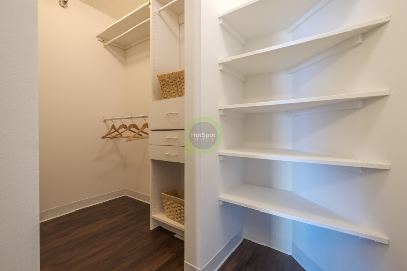 452 E Ohio St - Photo 6 of 14