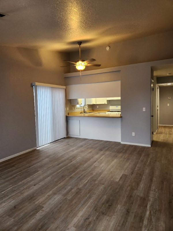 325 Springville Ct Apt B - Photo 2 of 12