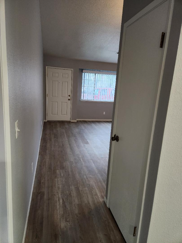 325 Springville Ct Apt B - Photo 5 of 12