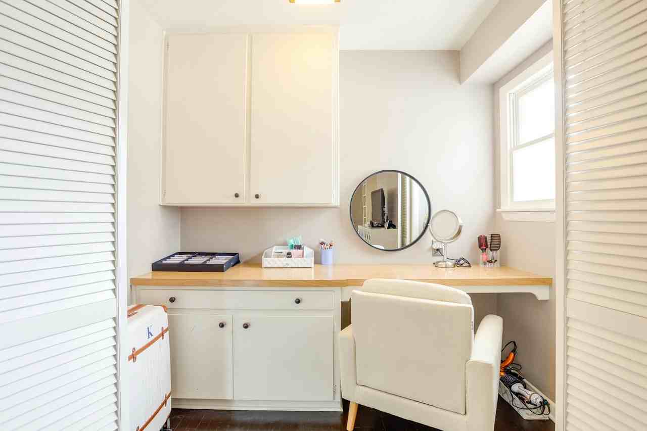 2567 Waits Avenue - Photo 5 of 18