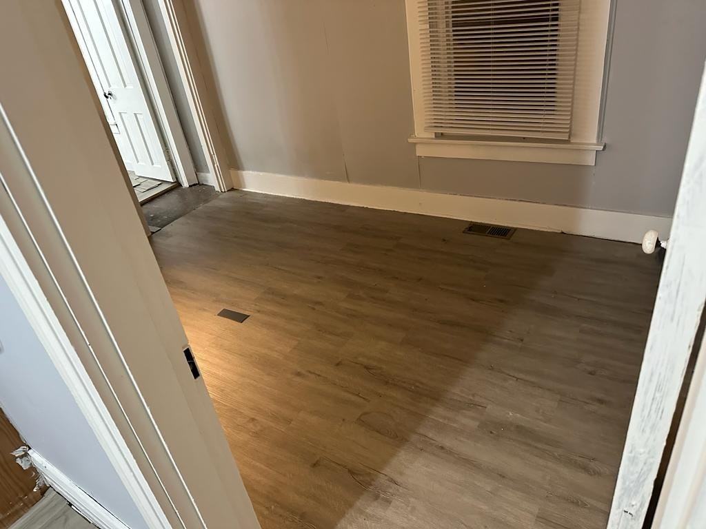 359 Ellerman Street - Photo 4 of 5