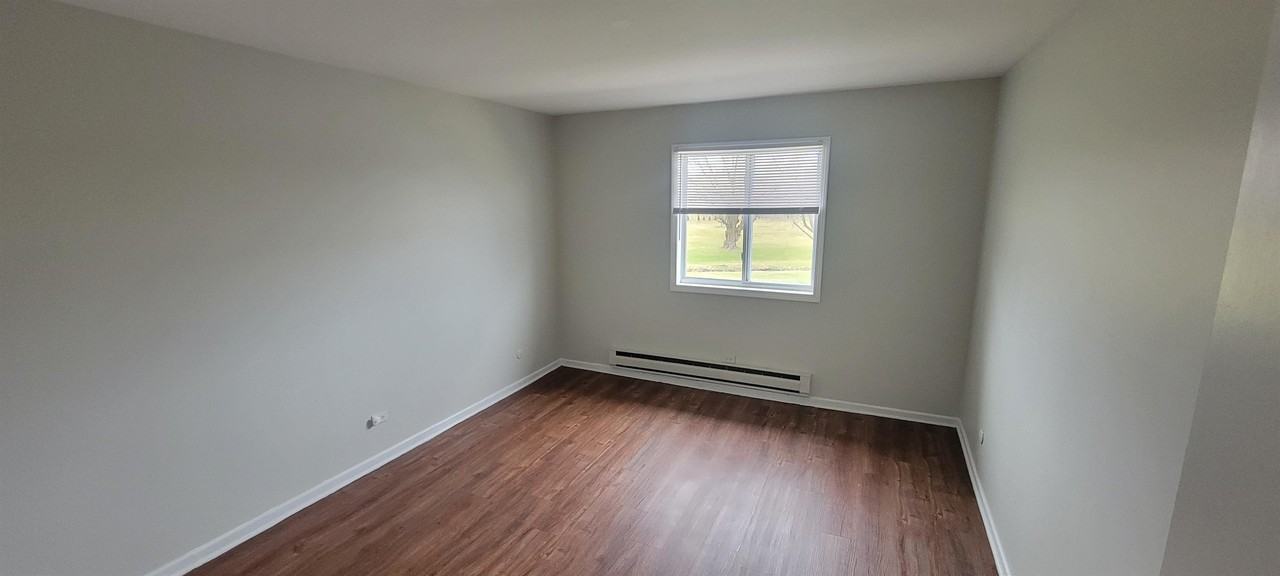 1029 Shagbark Court - Photo 3 of 4