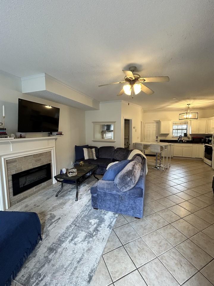 107 Ashley Way #1 - Photo 2 of 8