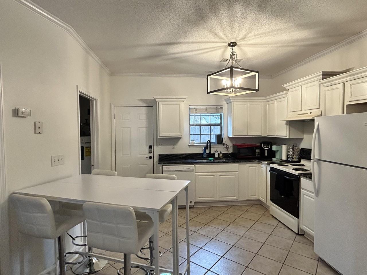 107 Ashley Way #1 - Photo 3 of 8