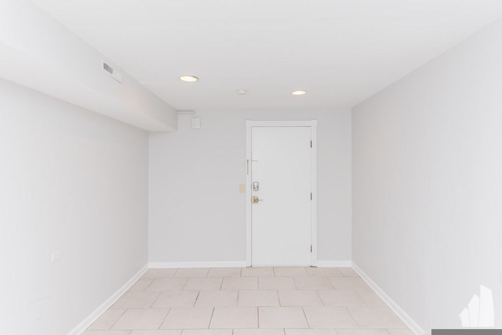 1944 N Bissell St #G - Photo 4 of 15