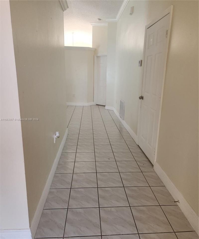 14288 Sw 177th St - Photo 3 of 8
