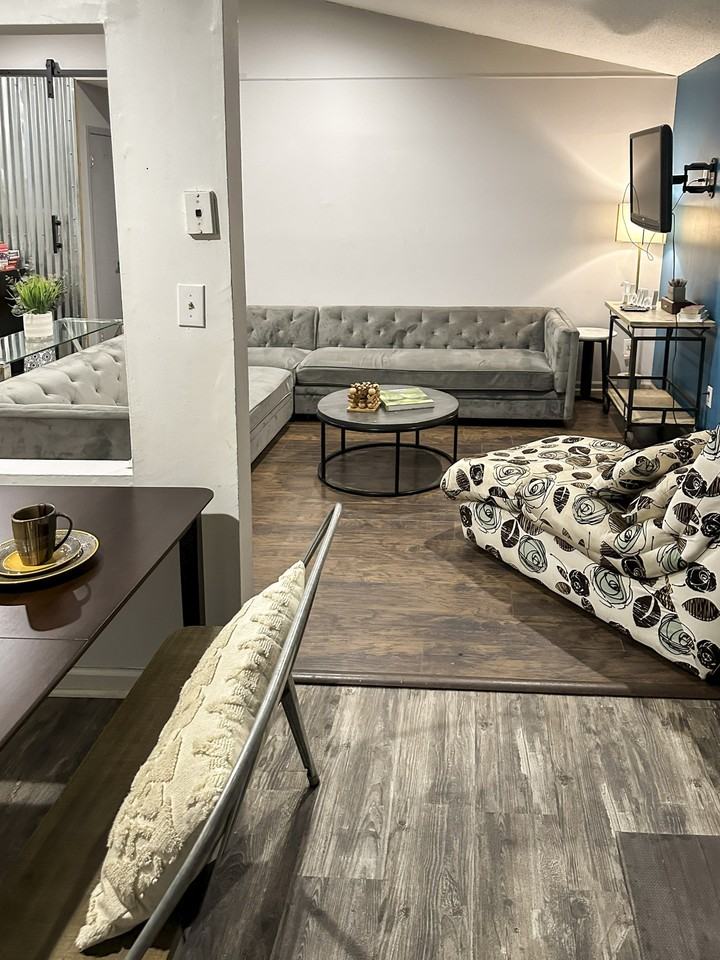 Pineborough Rd - Photo 6 of 21