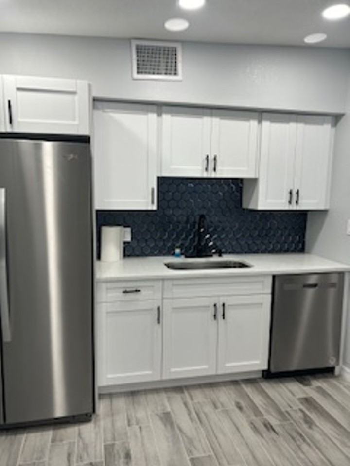 1613 Scott St - Photo 4 of 23