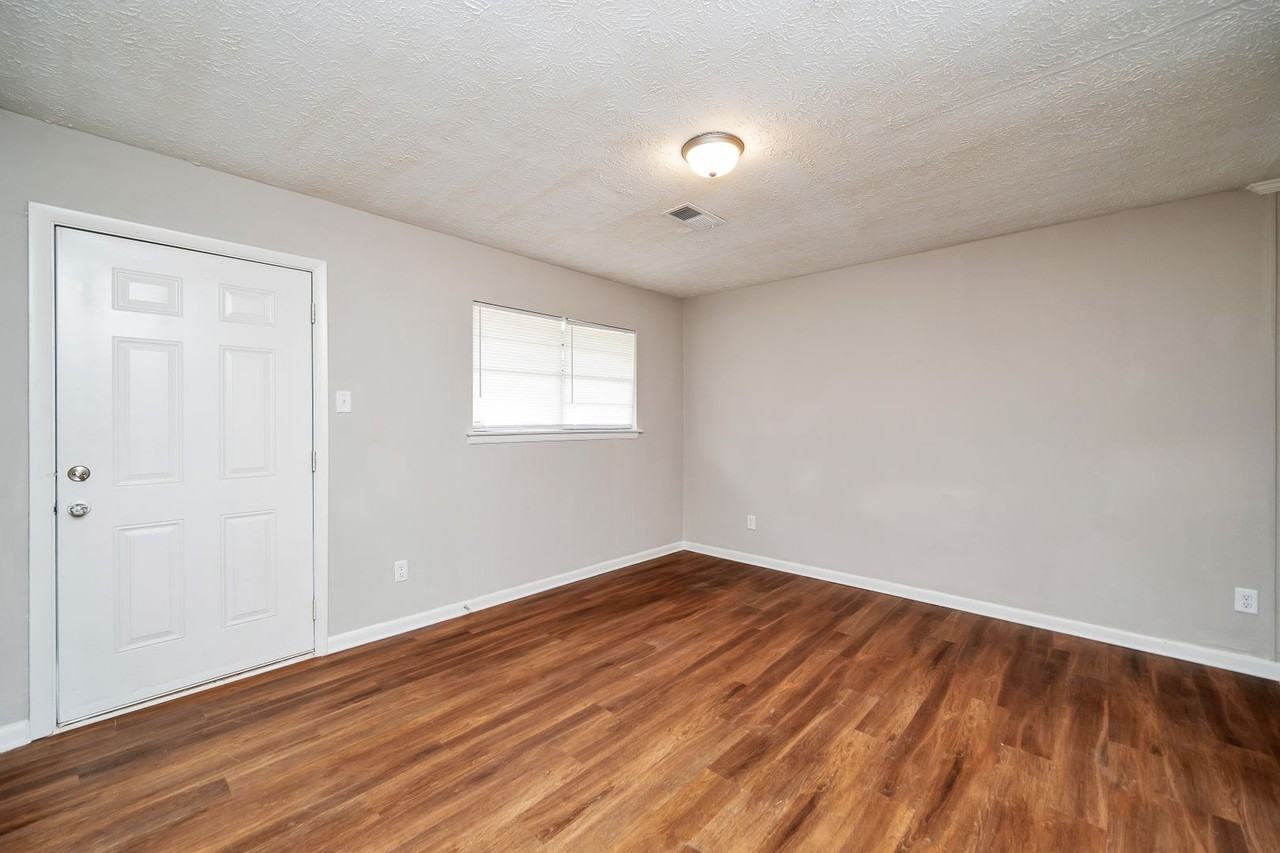 187 Crenshaw Dr - Photo 5 of 21