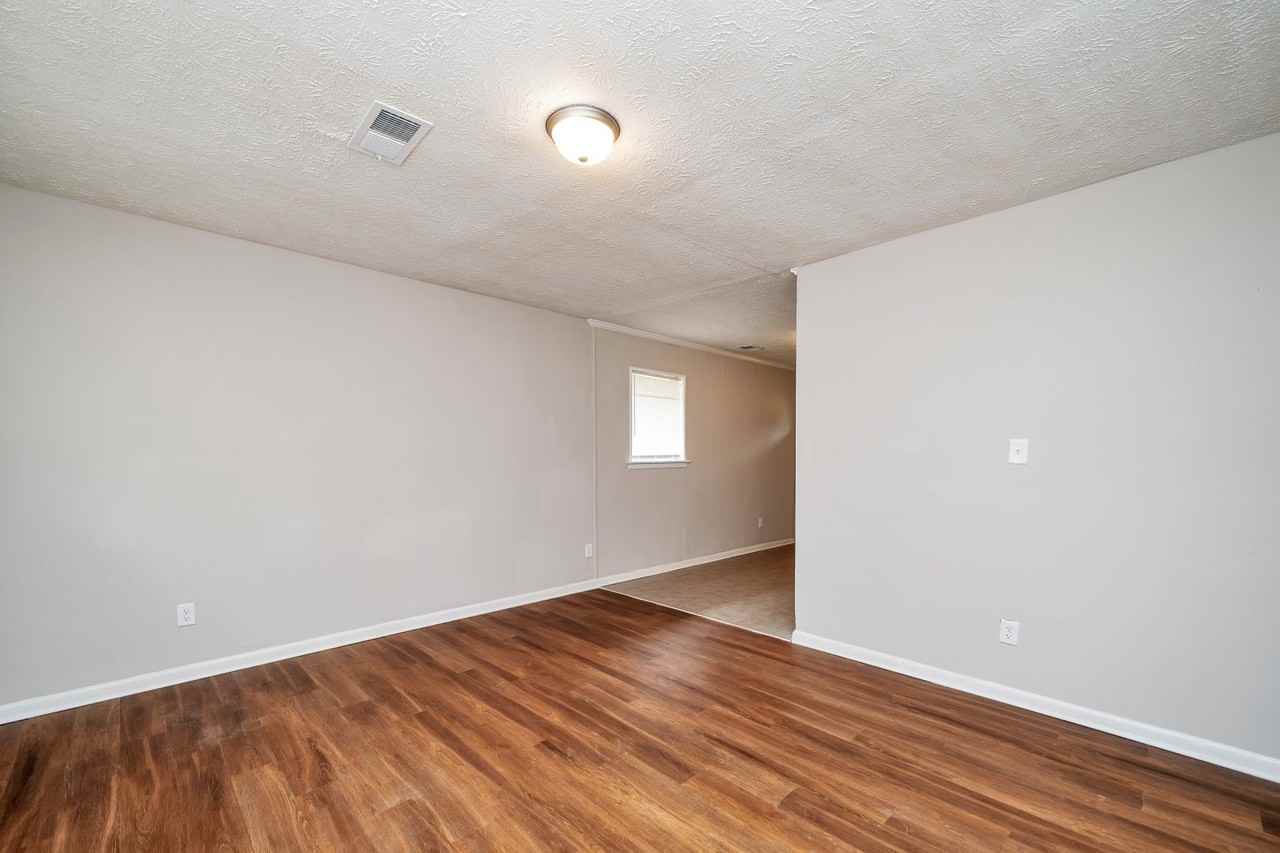 187 Crenshaw Dr - Photo 7 of 21
