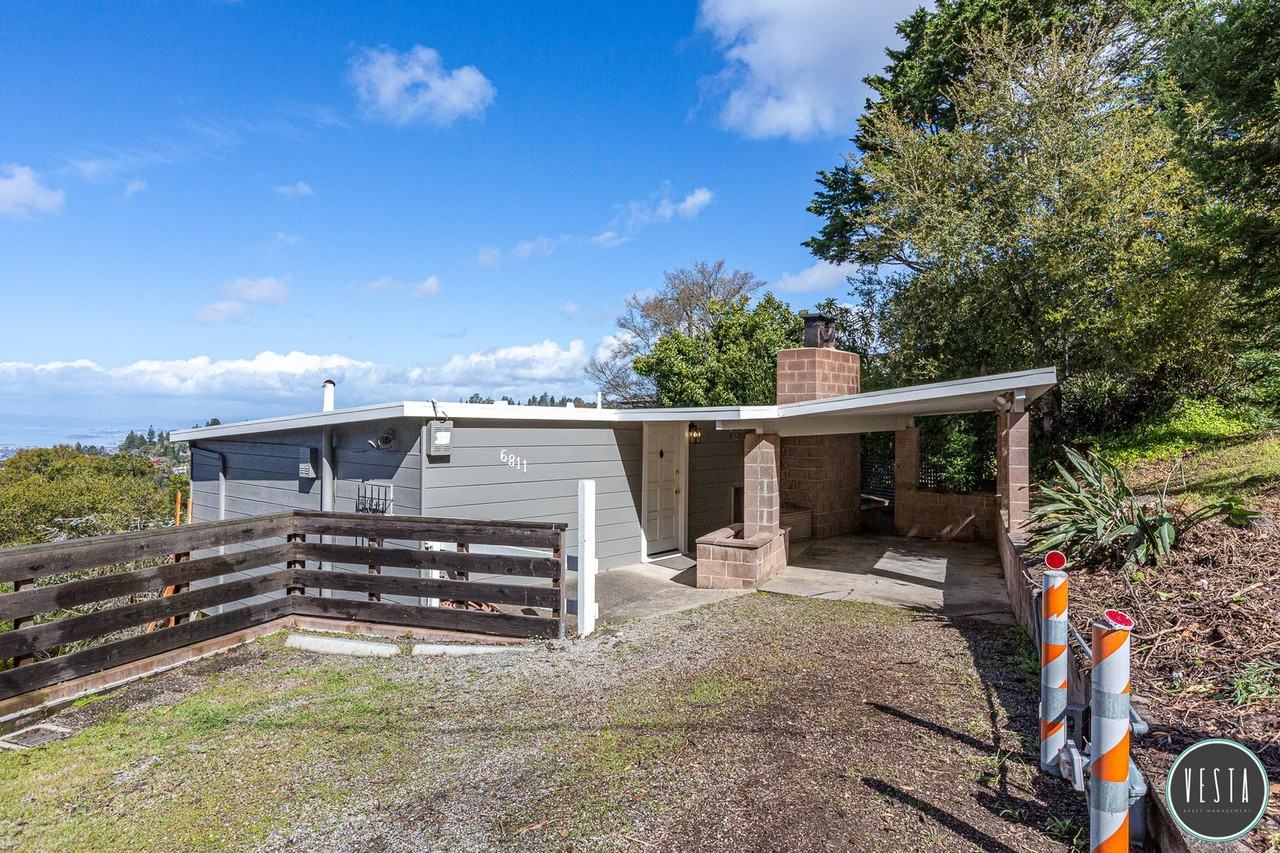 6811 Snake Rd - Photo 3 of 35