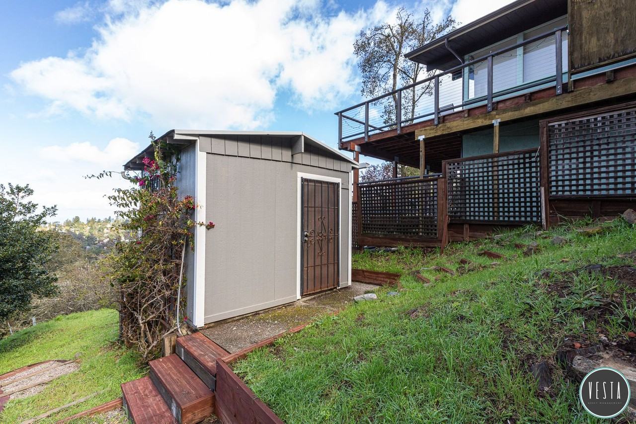 6811 Snake Rd - Photo 2 of 35