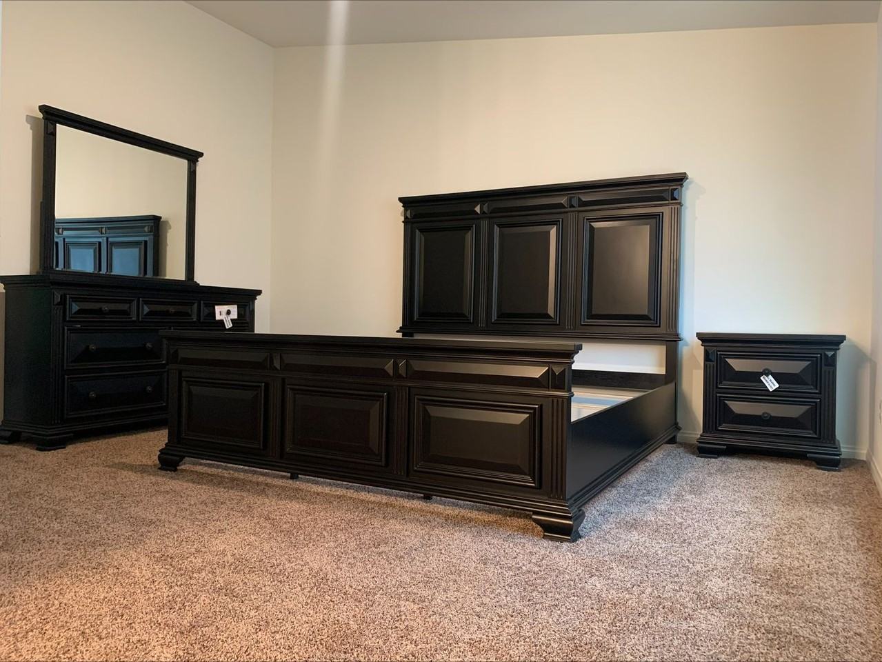 1103 Guerrero Ave - Photo 7 of 15