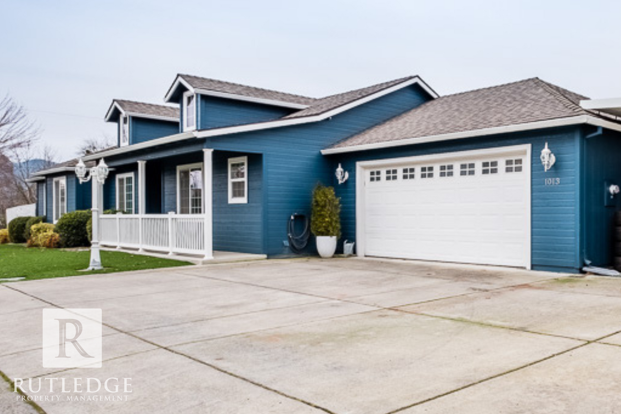 1013 Hope Dr - Photo 4 of 30