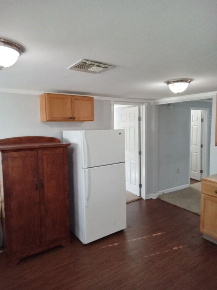 814 Lee St - Photo 2 of 14