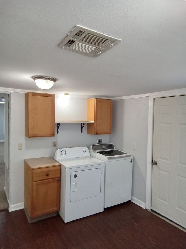 814 Lee St - Photo 3 of 14