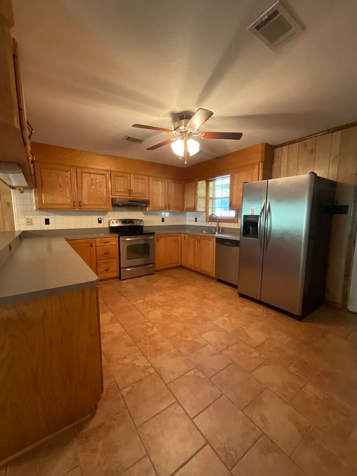 156 Kelley St - Photo 6 of 30