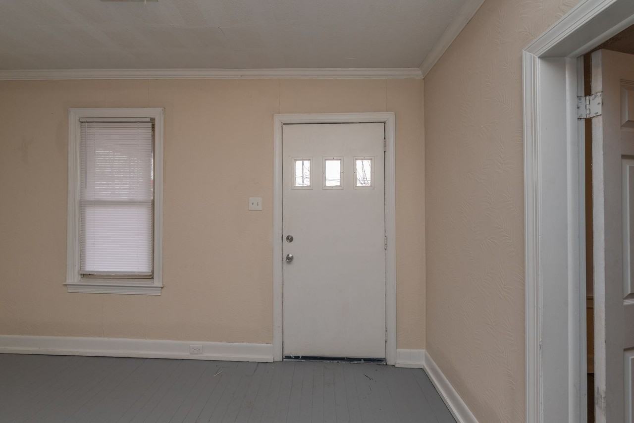151 Curry St - Photo 6 of 32