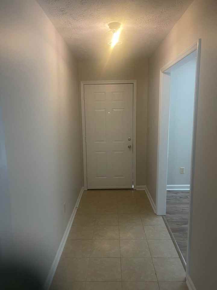 1029 Locks Creek Rd - Photo 2 of 15