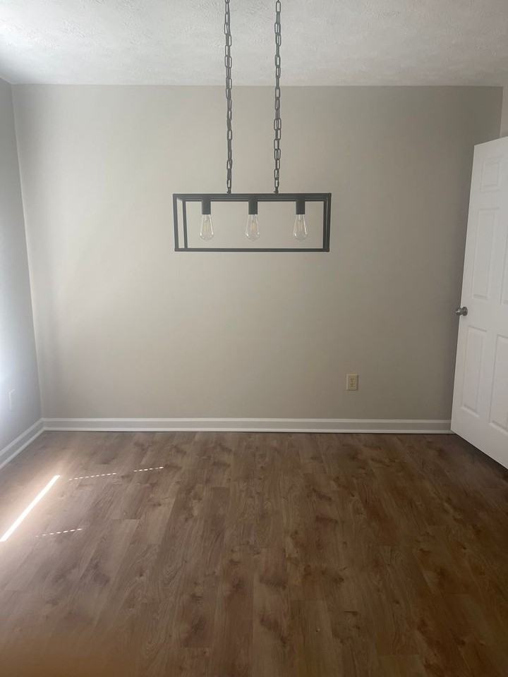 1029 Locks Creek Rd - Photo 3 of 15