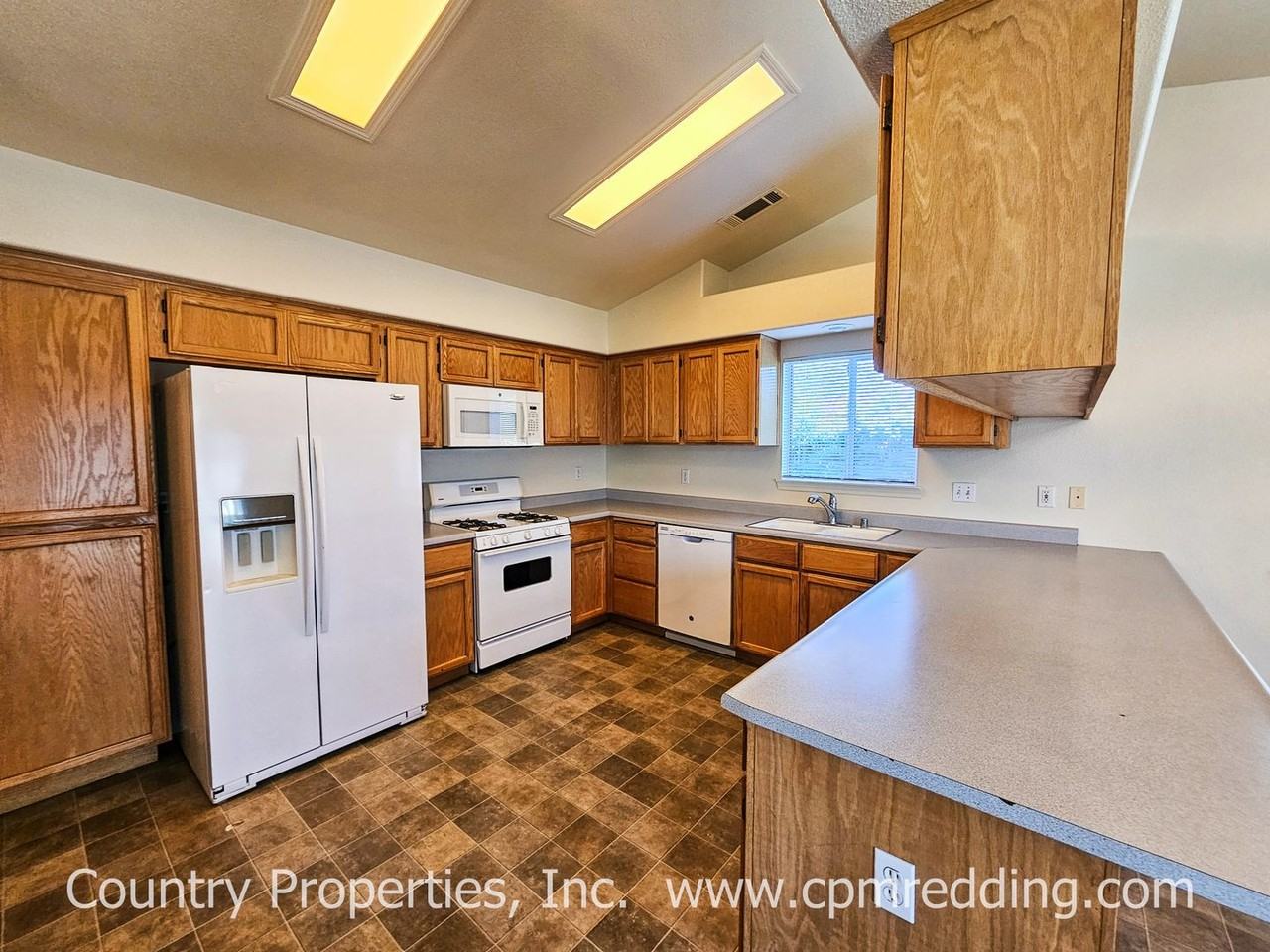 971 Paramount Way - Photo 5 of 23