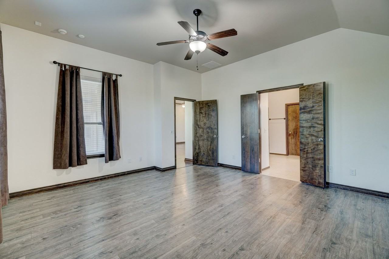 18445 Las Meninas Dr - Photo 6 of 11