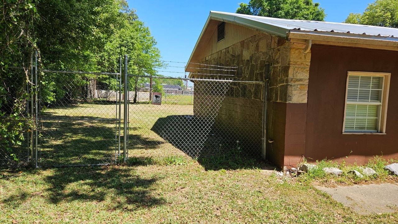 4625 Hermitage Ave - Photo 3 of 17