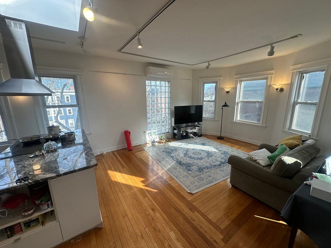 222 Harvard St - Photo 2 of 25