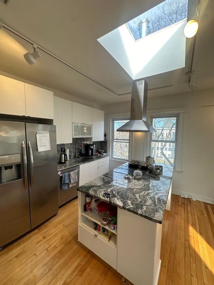 222 Harvard St - Photo 4 of 25