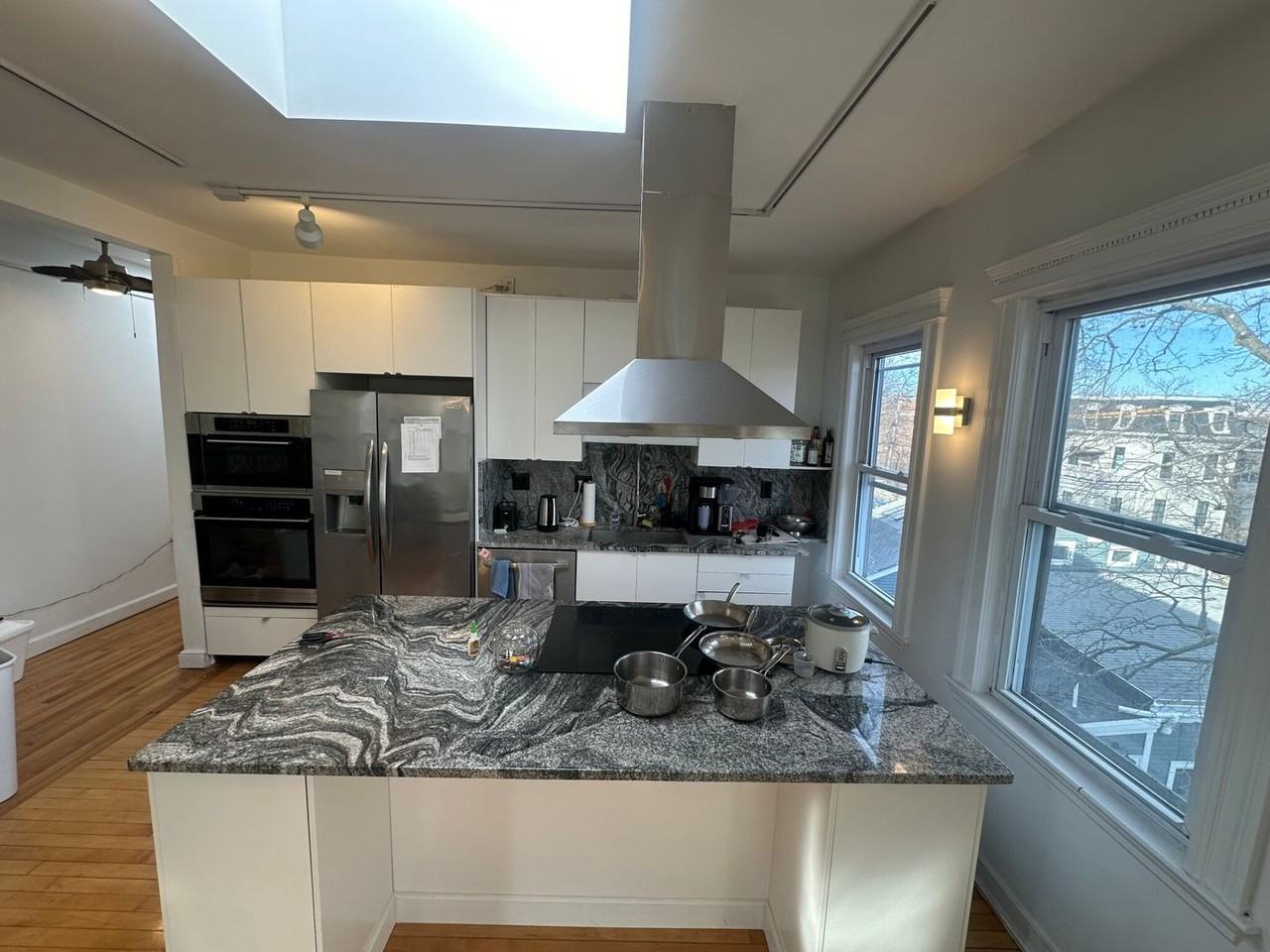 222 Harvard St - Photo 5 of 25