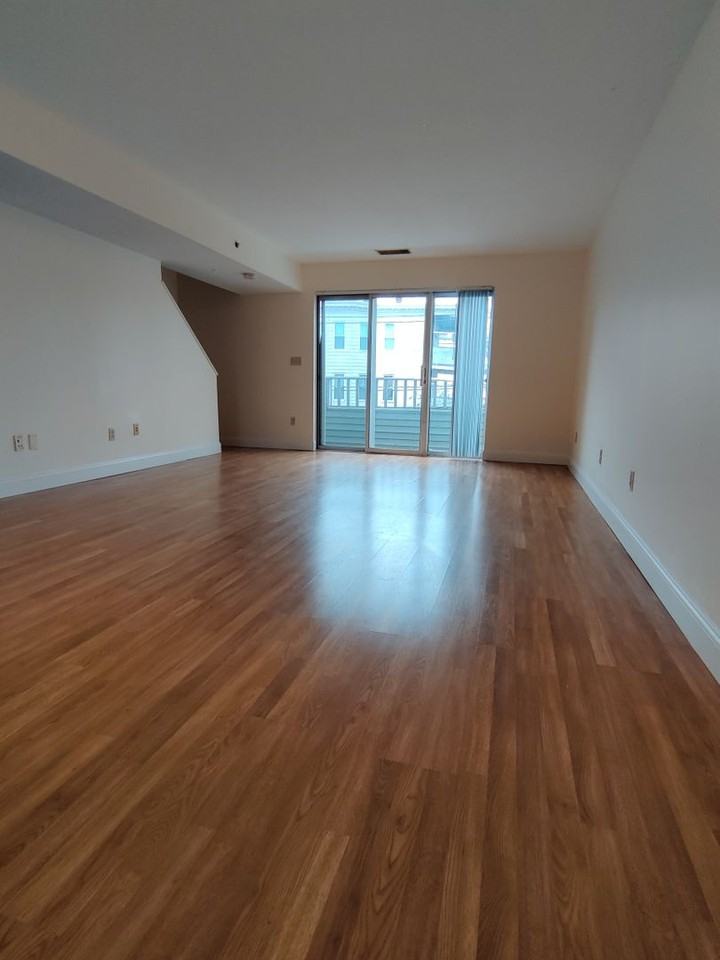 144 N Beacon St - Photo 7 of 35