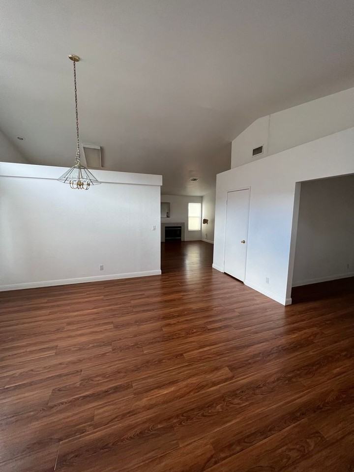 5911 Golden Sunset Ct - Photo 5 of 18