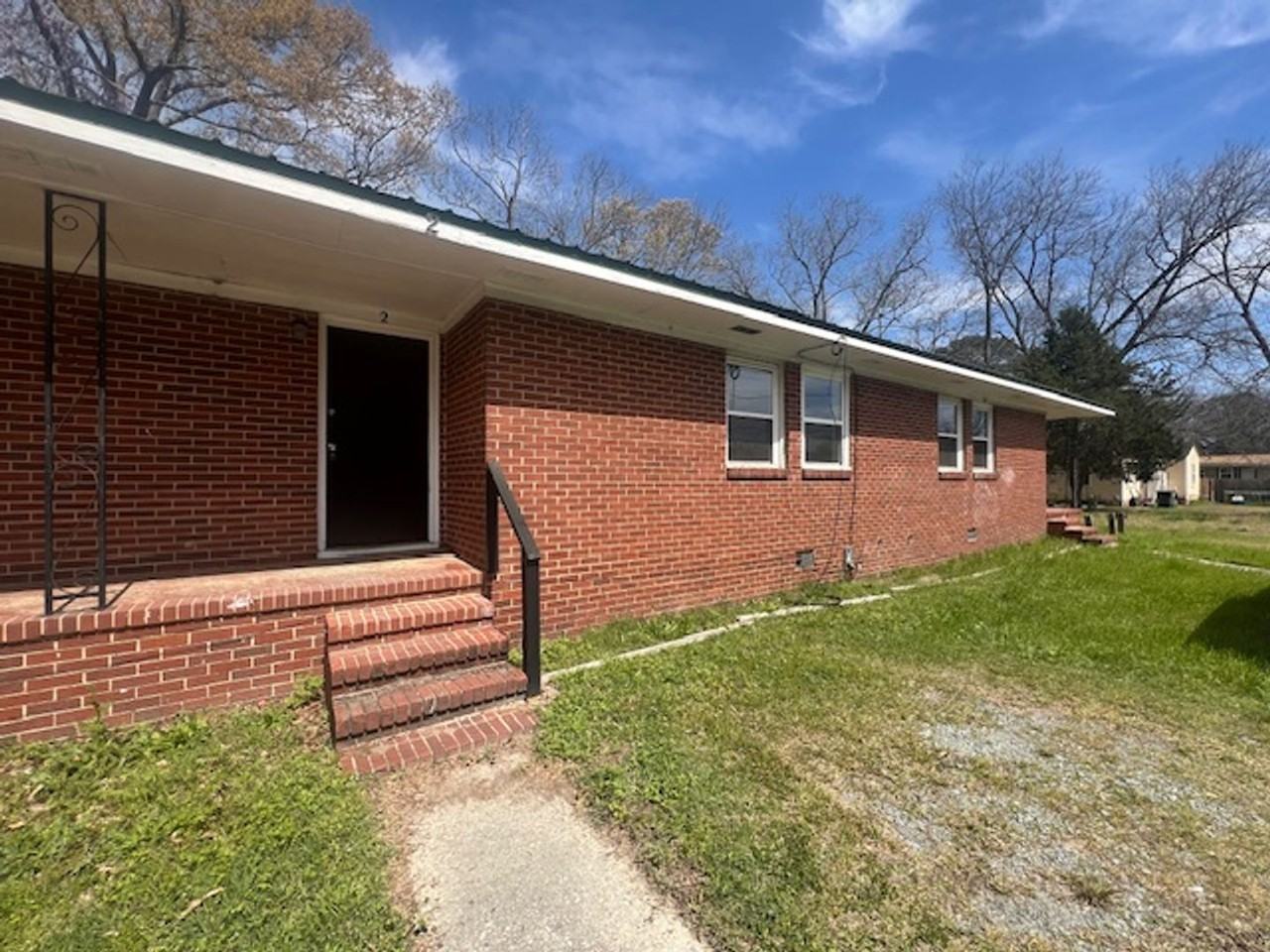 210 Lieber Street - Photo 2 of 10