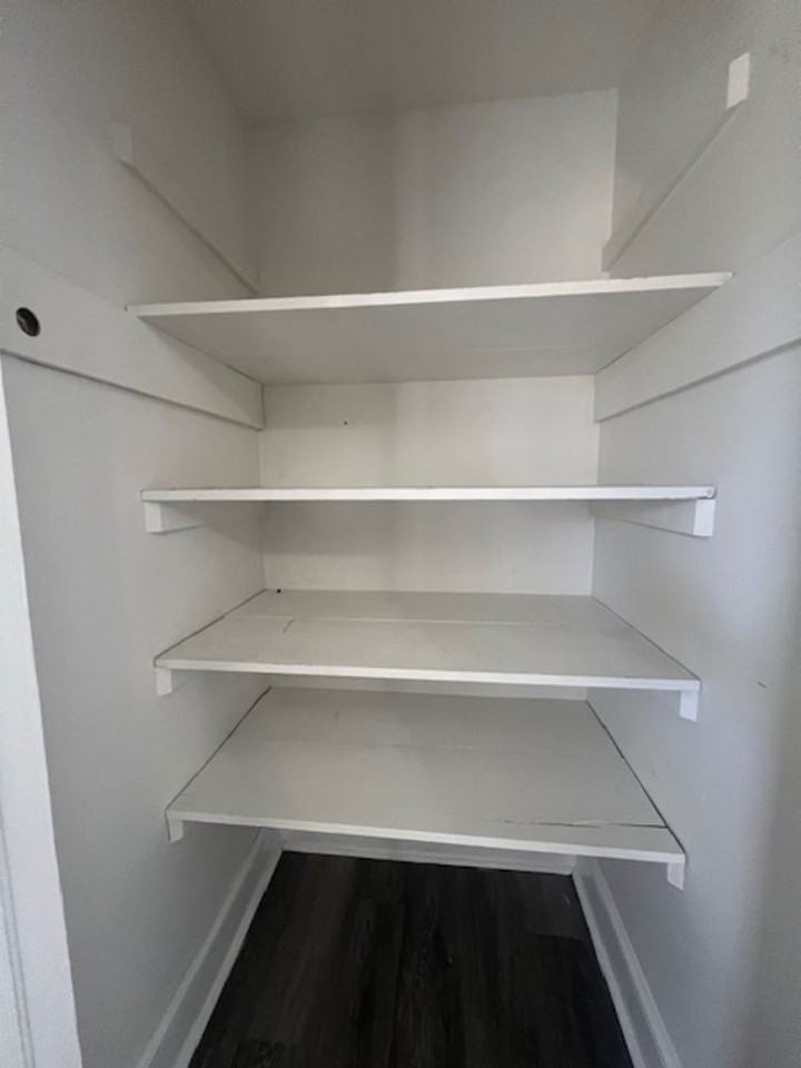 210 Lieber Street - Photo 7 of 10