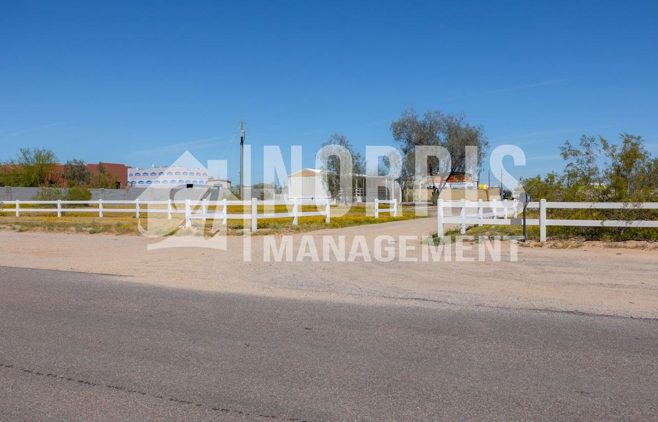 18230 W Havasupai Dr - Photo 5 of 23