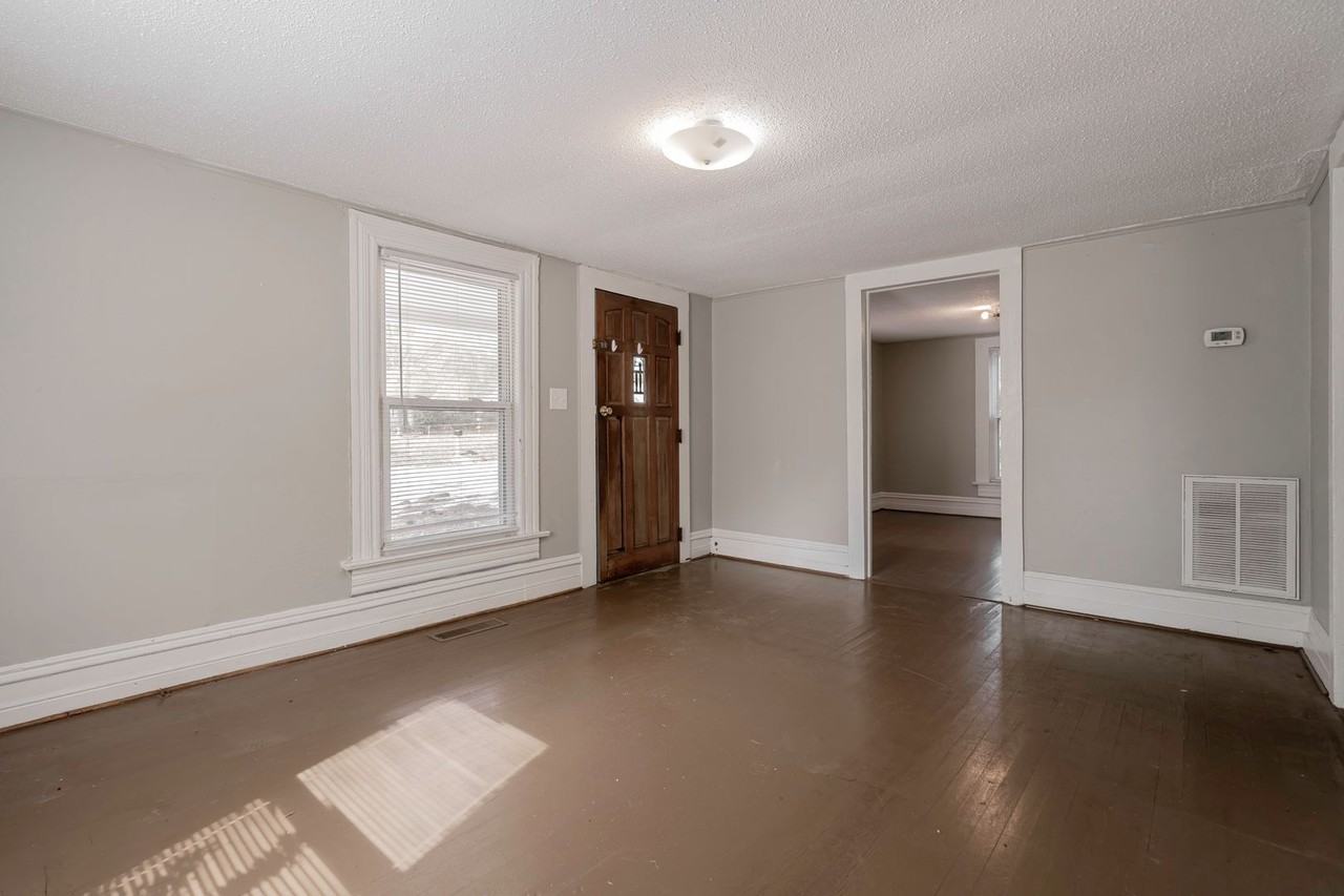 706 Oakland Ave - Photo 3 of 13