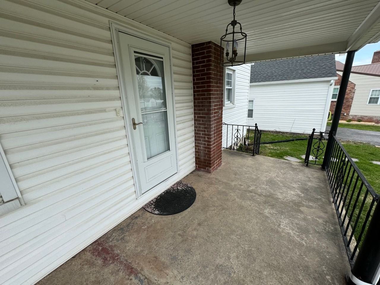 11 Oak St - Photo 2 of 12