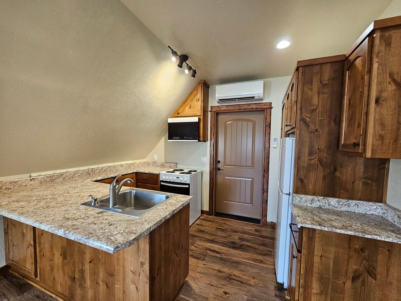 366 Ponderosa Ln - Photo 3 of 14