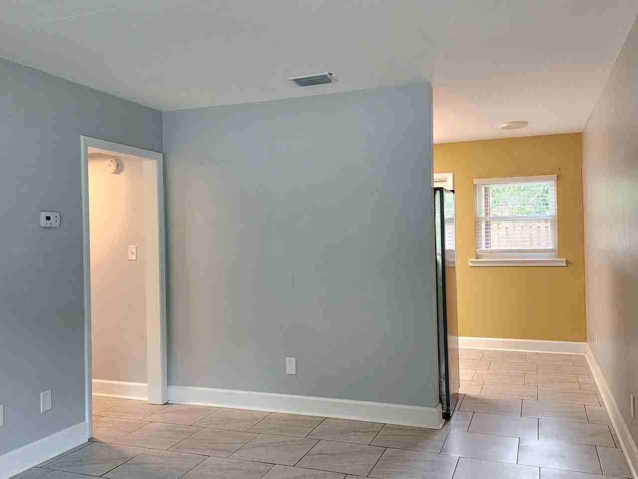 540 Ne 9th St - Photo 4 of 29