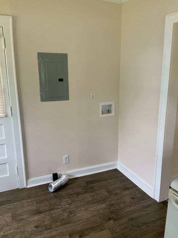 802 Fort Dale Rd - Photo 3 of 7